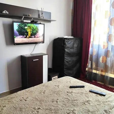 One-bedroom In Cedar 3 Apartment *